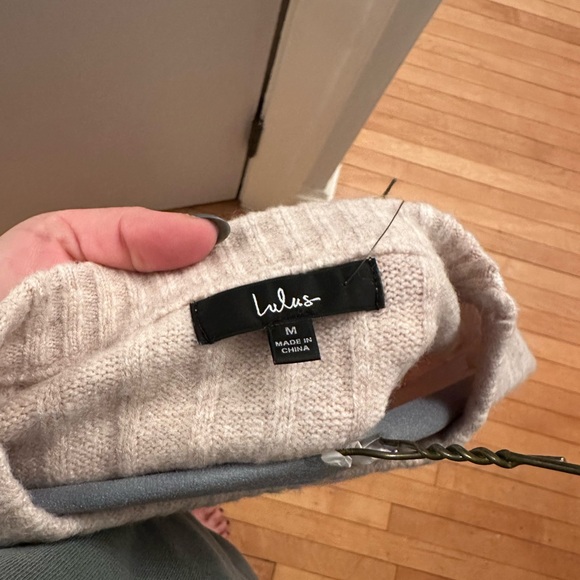 Lulus Women’s Wishing on Winter Cable Knit Mini Sweater Dress. NWT. Size M. - Picture 3 of 3